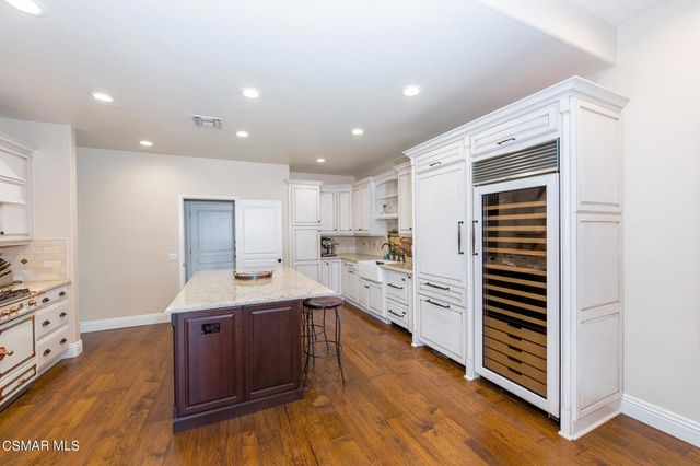 32201 Lakeport Drive 1, Westlake Village, CA 91361