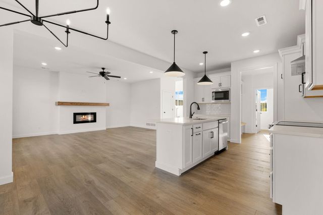 5663 RALPH DOBBS WAY, Columbia, MO 65203