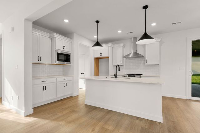 5663 RALPH DOBBS WAY, Columbia, MO 65203