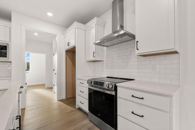 5663 RALPH DOBBS WAY, Columbia, MO 65203