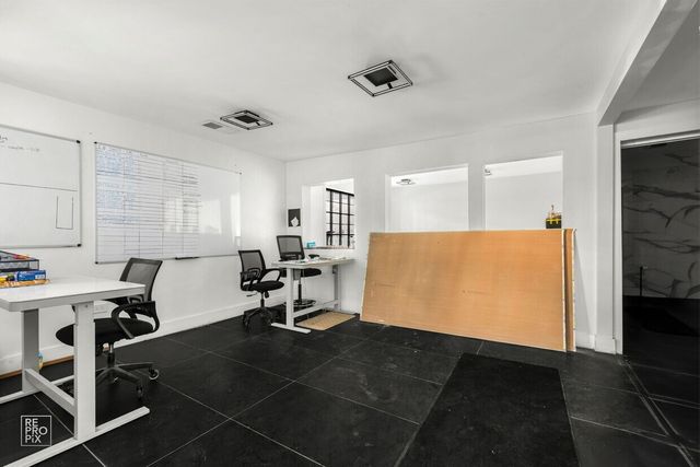 1123 W Catalpa Avenue, Chicago, IL 60640