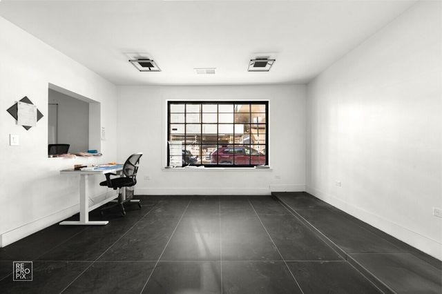 1123 W Catalpa Avenue, Chicago, IL 60640