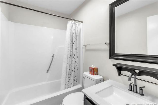 7076 Pantego Drive, Fayetteville, NC 28314