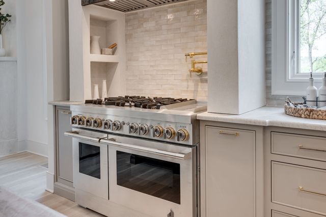 811 Neartop Dr, Nashville, TN 37205