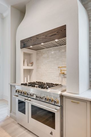 811 Neartop Dr, Nashville, TN 37205