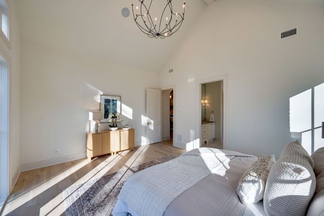 811 Neartop Dr, Nashville, TN 37205