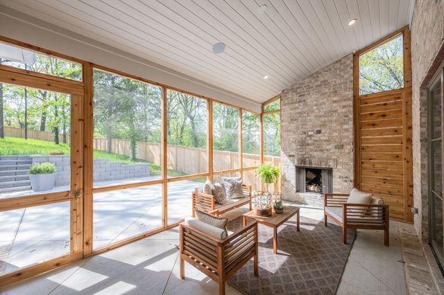 811 Neartop Dr, Nashville, TN 37205