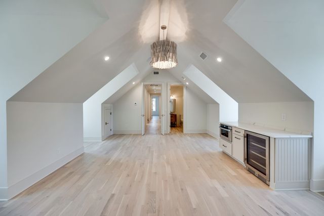 811 Neartop Dr, Nashville, TN 37205