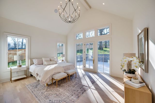 811 Neartop Dr, Nashville, TN 37205