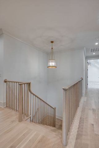 811 Neartop Dr, Nashville, TN 37205