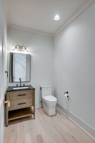 811 Neartop Dr, Nashville, TN 37205