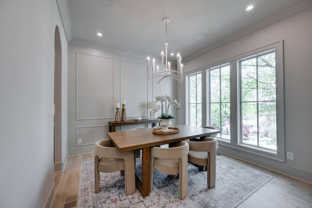 811 Neartop Dr, Nashville, TN 37205