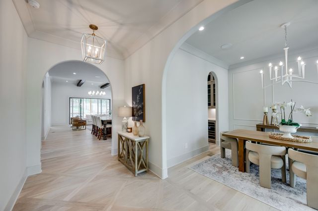 811 Neartop Dr, Nashville, TN 37205