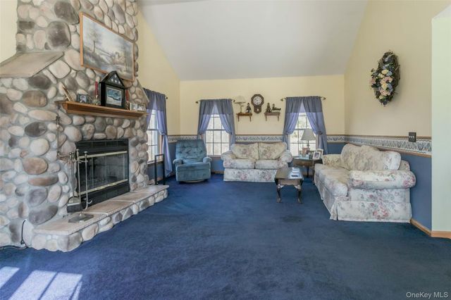 24 Sesame Street, Rock Tavern, NY 12575