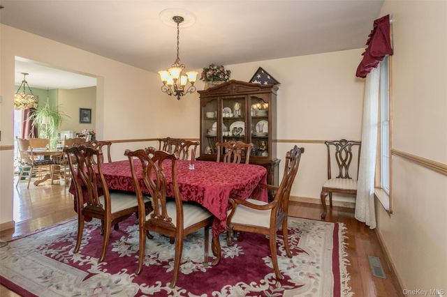 24 Sesame Street, Rock Tavern, NY 12575