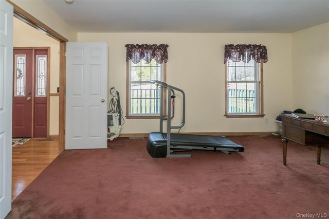 24 Sesame Street, Rock Tavern, NY 12575