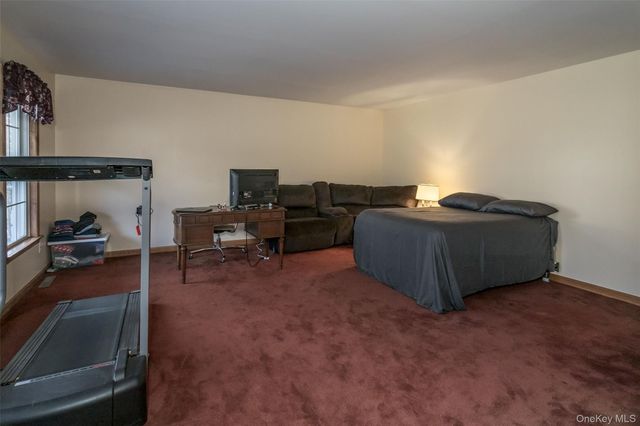 24 Sesame Street, Rock Tavern, NY 12575