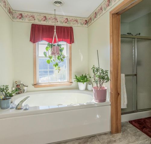 24 Sesame Street, Rock Tavern, NY 12575