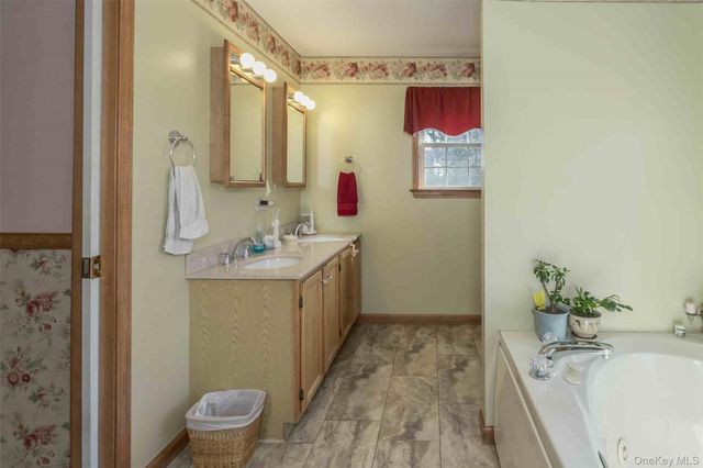 24 Sesame Street, Rock Tavern, NY 12575