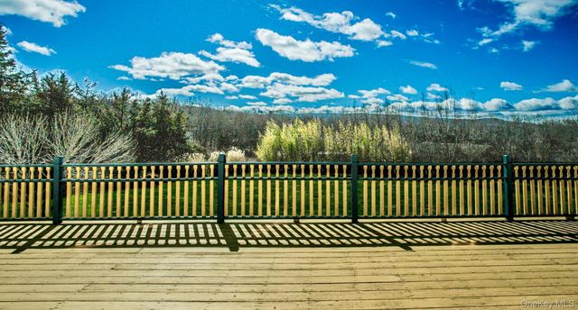 24 Sesame Street, Rock Tavern, NY 12575