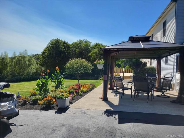 24 Sesame Street, Rock Tavern, NY 12575