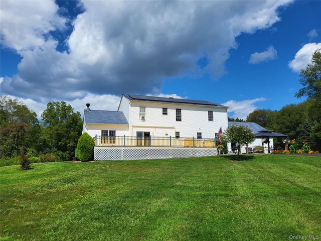 24 Sesame Street, Rock Tavern, NY 12575