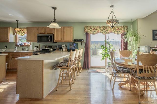 24 Sesame Street, Rock Tavern, NY 12575