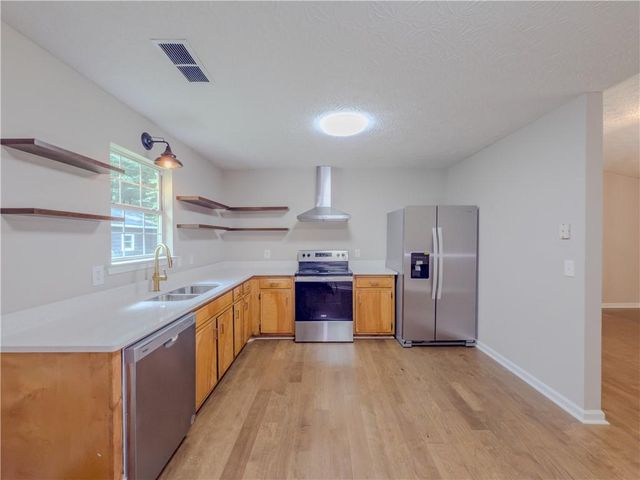 175 Stoneview Circle, Covington, GA 30016