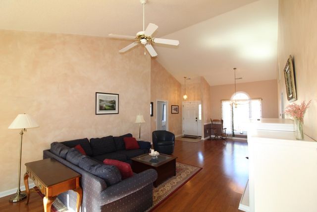 528 Westham Dr., Murrells Inlet, SC 29576