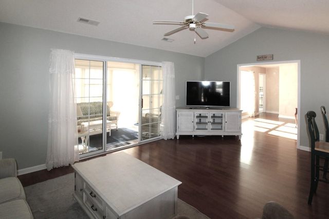 528 Westham Dr., Murrells Inlet, SC 29576