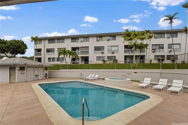 98-640 Moanalua Loop 142, Aiea, HI 96701