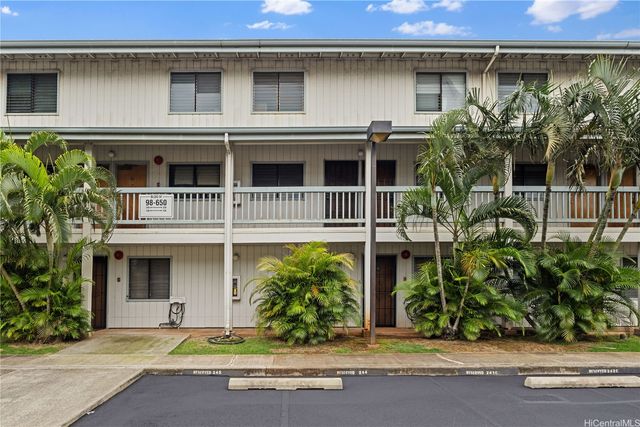 98-640 Moanalua Loop 142, Aiea, HI 96701