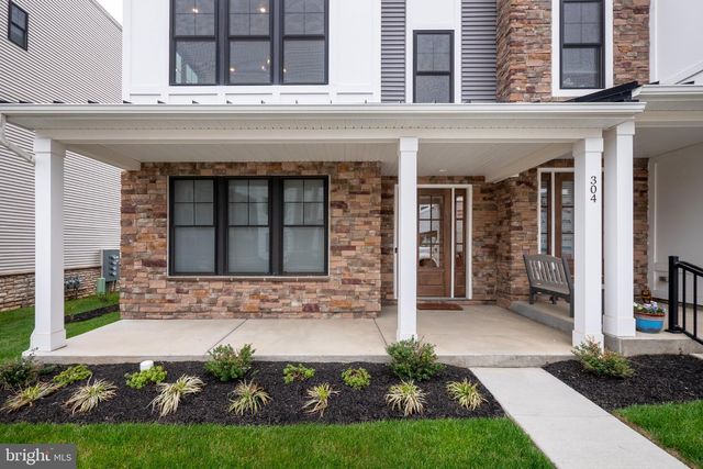 304 SQUIRE DR, Newtown Square, PA 19073