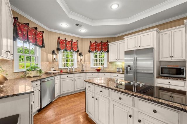 2219 Lattimore Farm Drive NW, Kennesaw, GA 30152