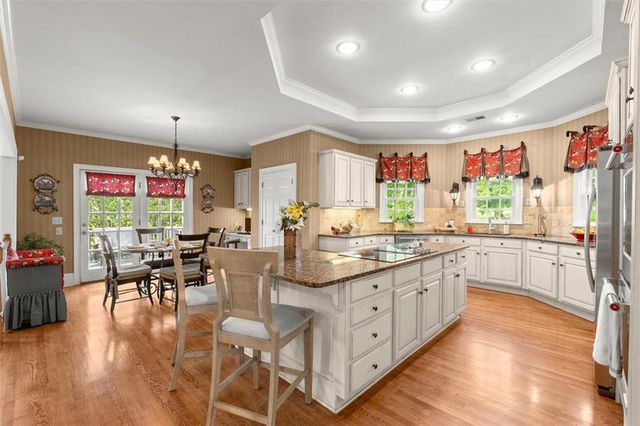 2219 Lattimore Farm Drive NW, Kennesaw, GA 30152