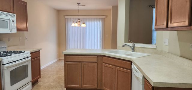 1383 Crimson Lane, Yorkville, IL 60560