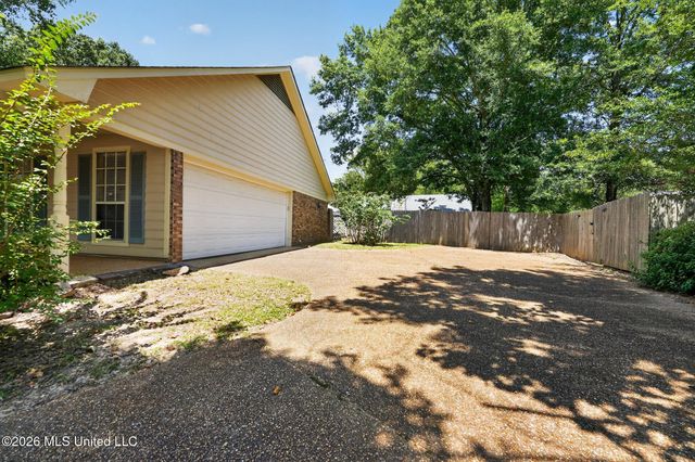 816 Strawberry Pointe, Madison, MS 39110