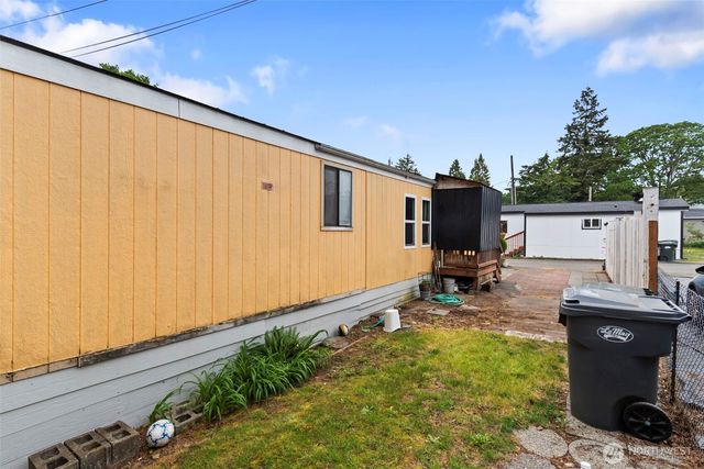 15016 W Thorne LN SW #7, Lakewood, WA 98498