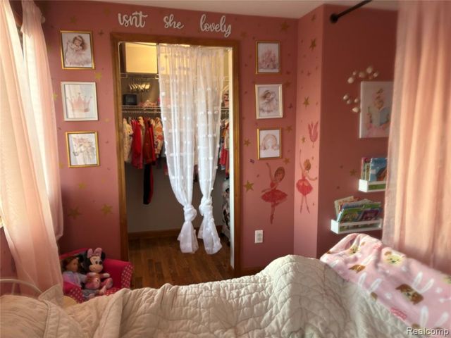 24816 Pamela Street, Flat Rock, MI 48134