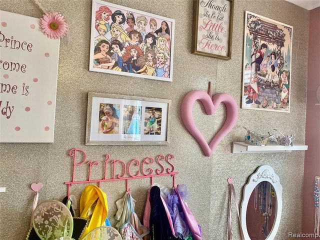 24816 Pamela Street, Flat Rock, MI 48134