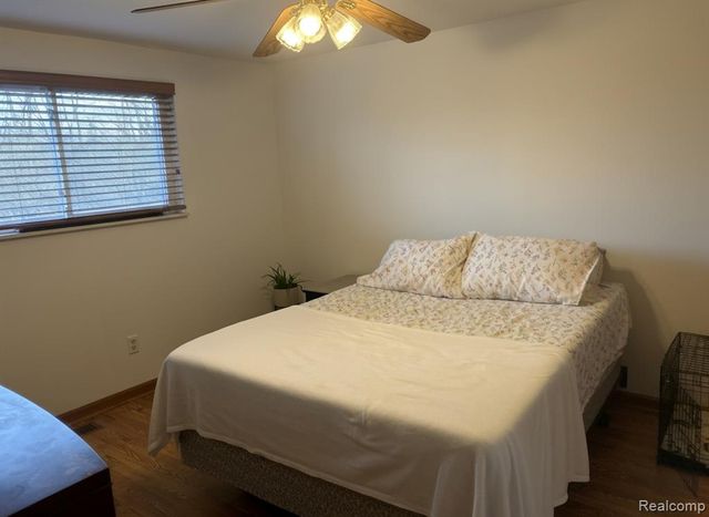 24816 Pamela Street, Flat Rock, MI 48134