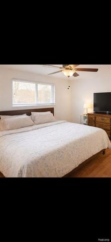 24816 Pamela Street, Flat Rock, MI 48134