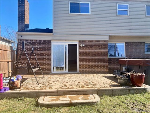 24816 Pamela Street, Flat Rock, MI 48134