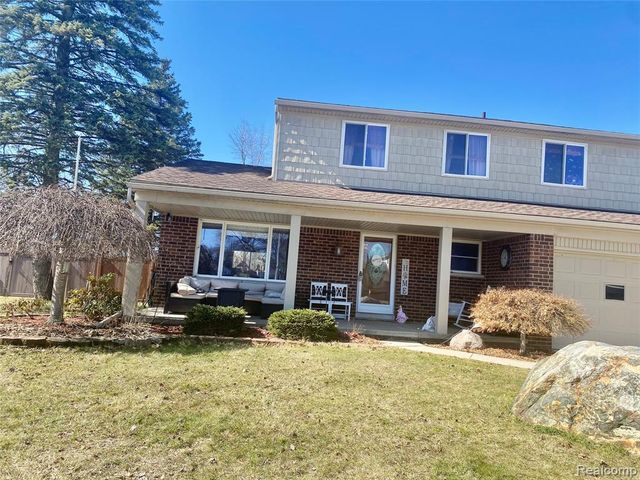 24816 Pamela Street, Flat Rock, MI 48134