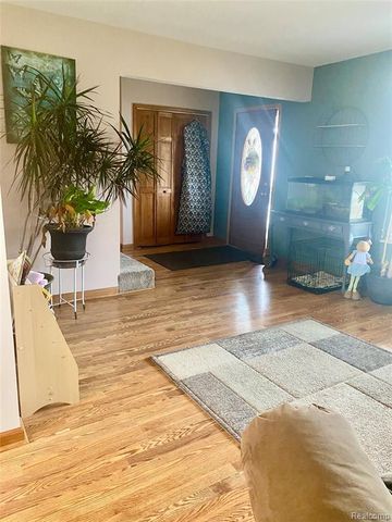 24816 Pamela Street, Flat Rock, MI 48134