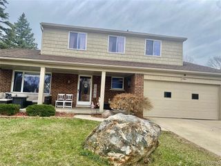 24816 Pamela Street, Flat Rock, MI 48134