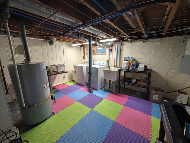 629 KAHKWA Boulevard, Erie, PA 16505