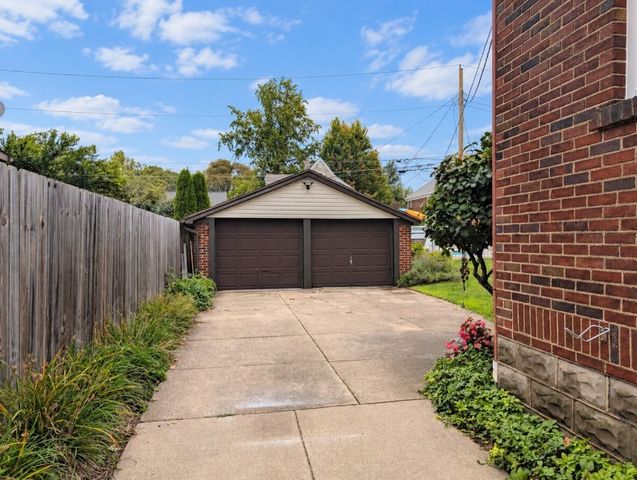 629 KAHKWA Boulevard, Erie, PA 16505