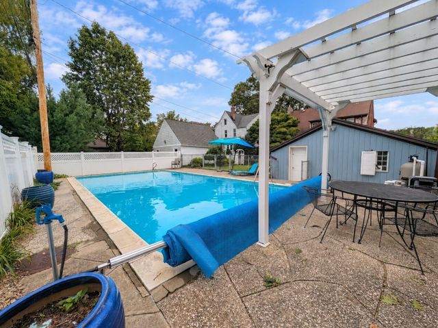 629 KAHKWA Boulevard, Erie, PA 16505