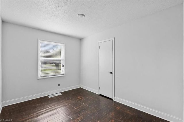 1724 Glenwood Avenue, Greensboro, NC 27403